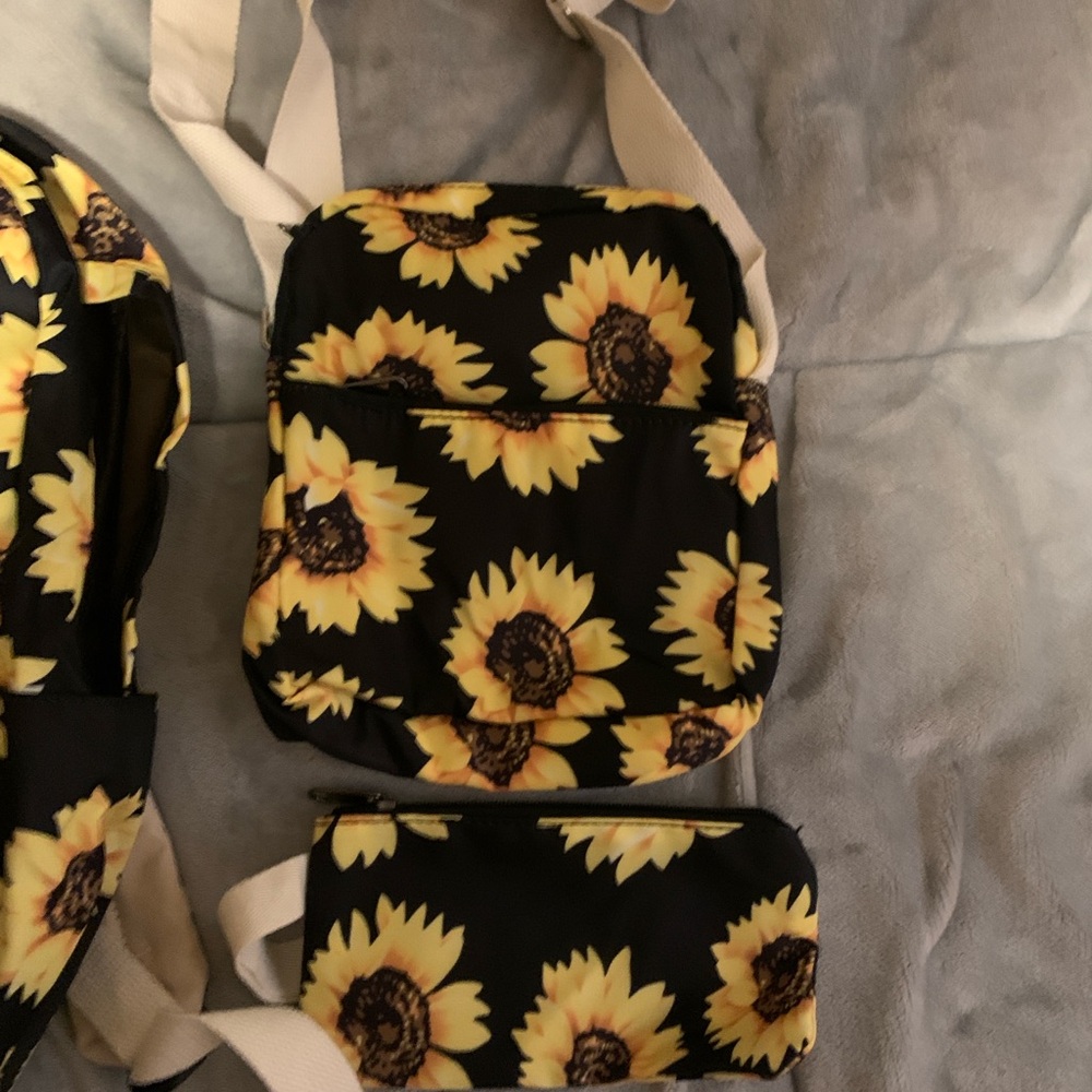 Sunflower Print Backpack Crossbody purse and Accessories Set NWOT - Picture 4 of 8